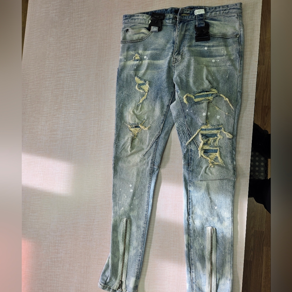Men's Skinny Jeans in Distressed Blue
